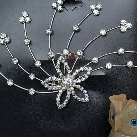 Hair Accessory with Rhinestones - Picture 4 of 4
